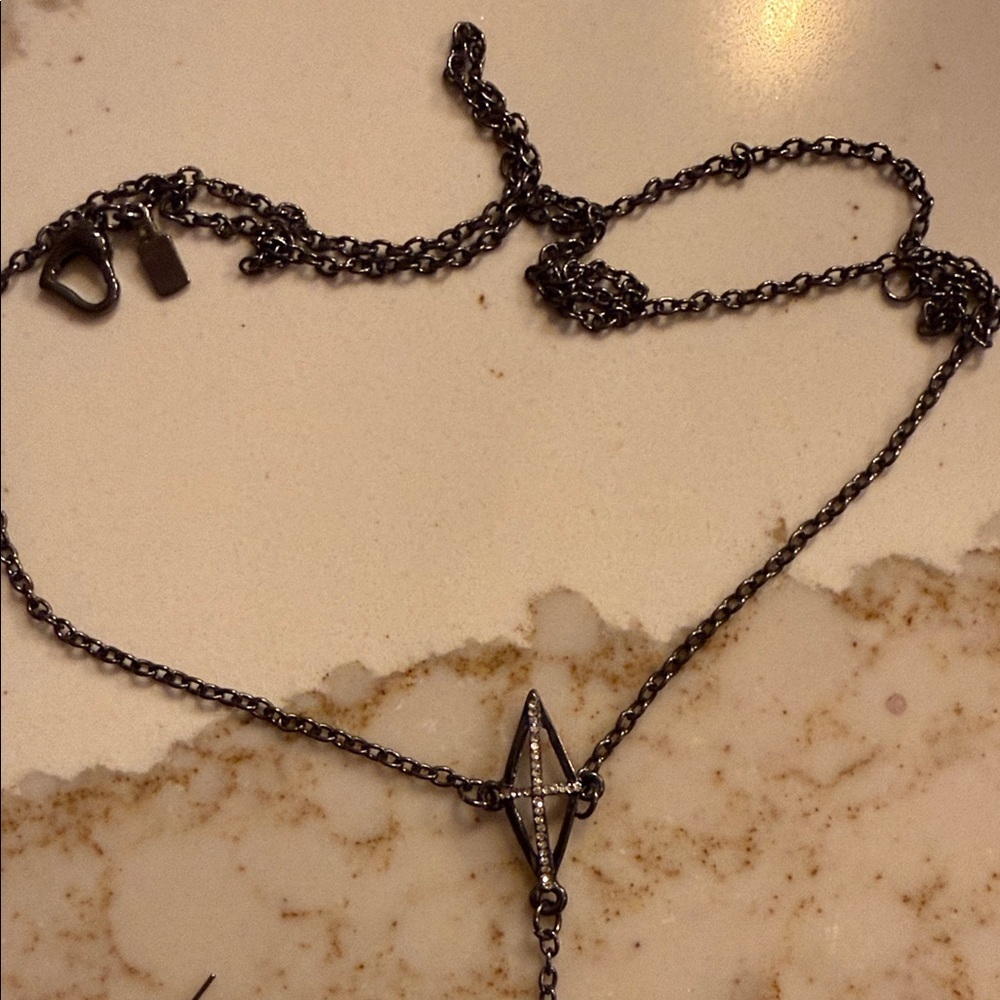 Elegant Silver Jewelry Set - Picture 4 of 4